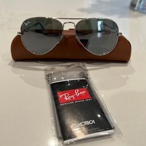 Ray-ban Aviator sunglasses silver